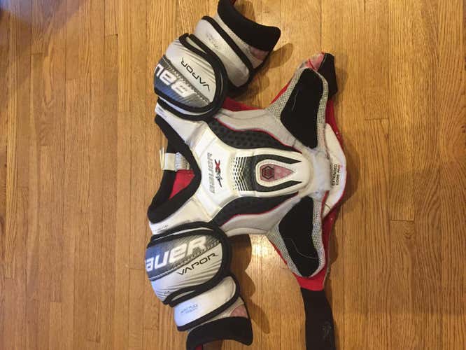 Bauer Vapor APX Shoulder Pads