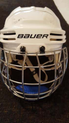 BAUER 4500 HOCKET HELMET WITH CAGE