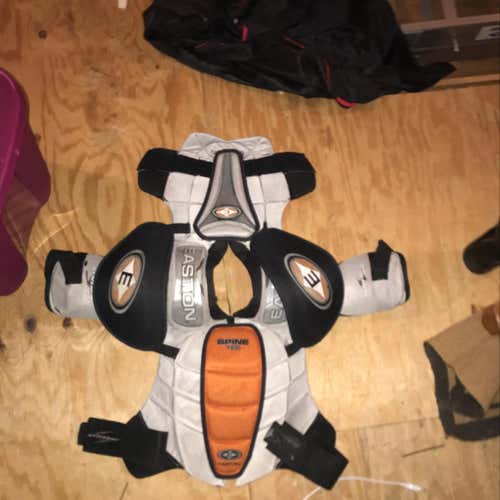 Easton Synergy 500 Larger Shoulder Pads