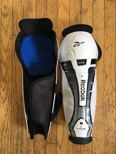 Reebok XTK Senior 16" 41cm Shin Guards