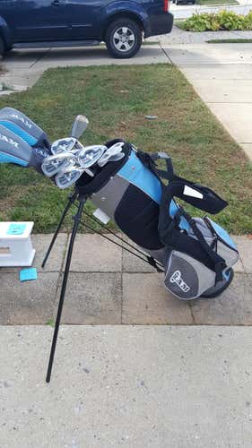 Womens Ram clubs and bag