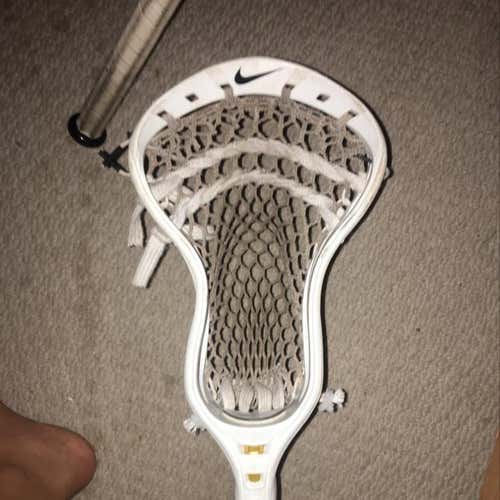 Nike Lakota U W/hero Semi Hard Kit