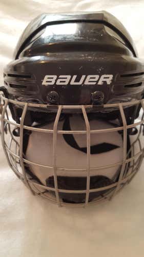 BAUER 2100 JUNIOR HELMET WITH CAGE