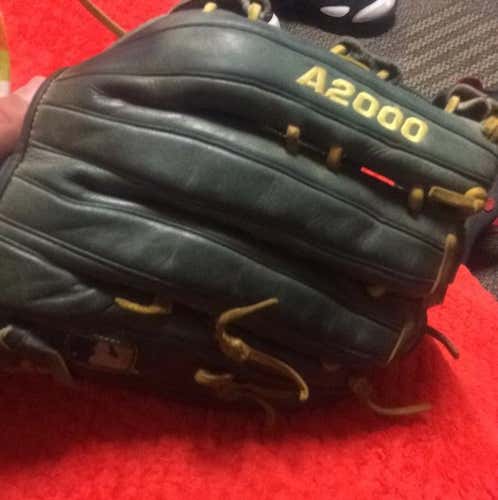 Wilson A2000