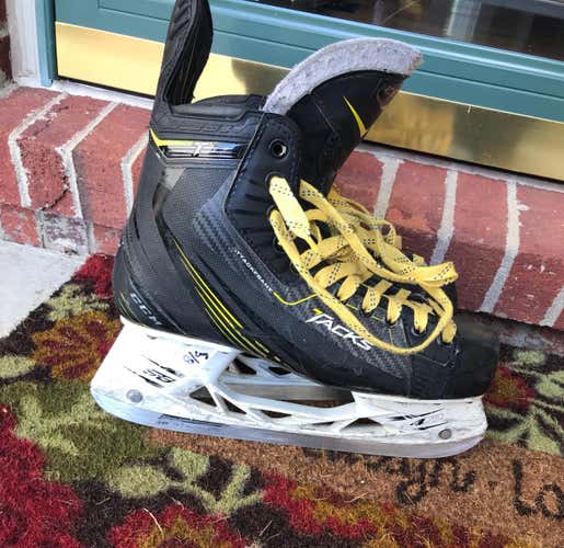CCM TACKS Skates Size 10 D Used