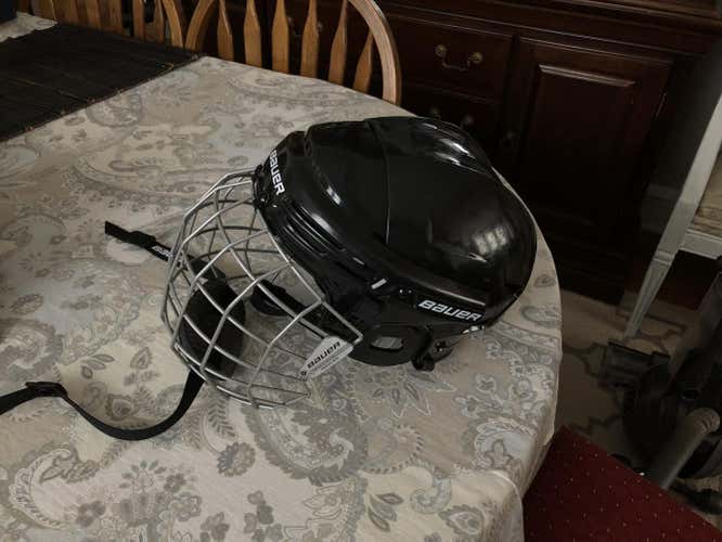 Bauer BHH2100 helmet with cage