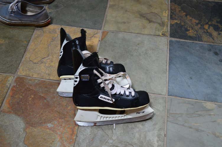 Used Bauer Hockey Skates