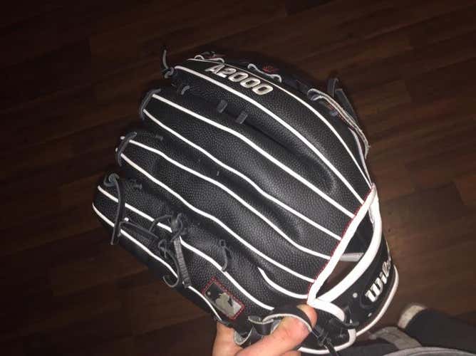 Wilson A2000 12.75 Outfield Glove