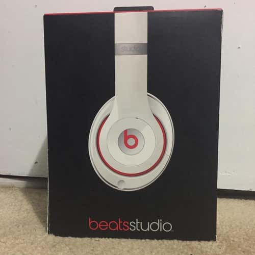 Beats Studio 2.0 Great Condition!!( Need Gone)