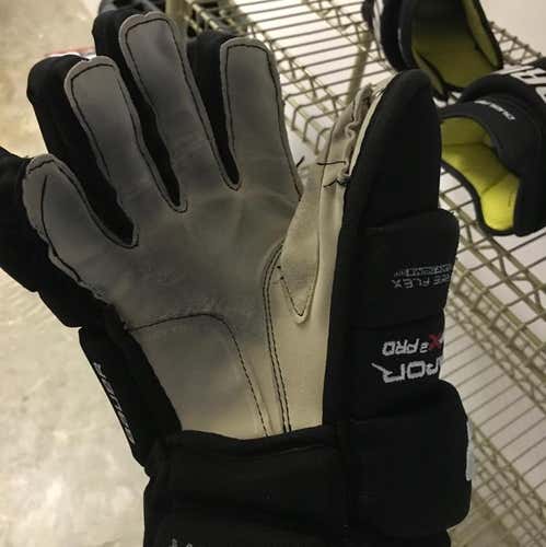 Bauer APX2 Gloves