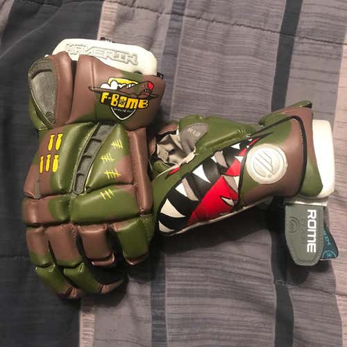 Practically Brand New CRUZWORLDCUSTOMS Maverick RX3 Goalie Gloves
