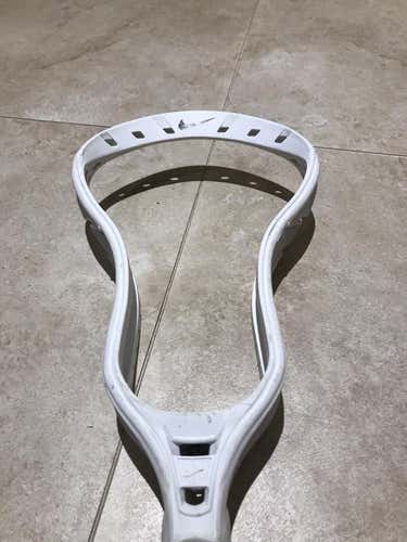 LN Nike Lakota U