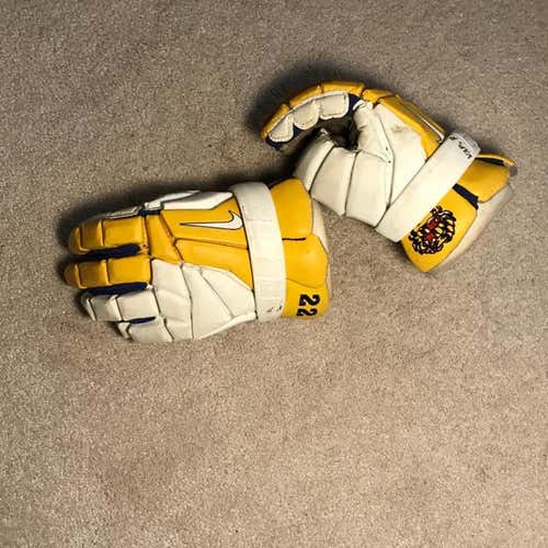 Crabs Lacrosse Team Issued Vapor Elite Gloves