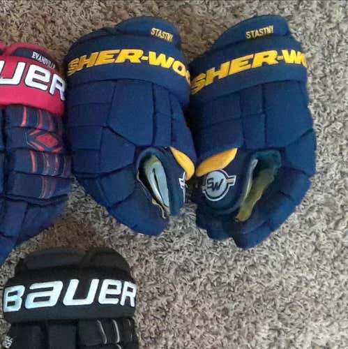 Paul Stastny Sherwood BPM 120 gloves
