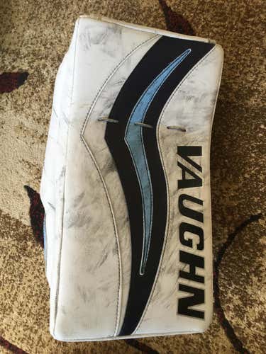 AHL Pro Return Vaughn V7 XR Pro Carbon Goalie Blocker - Full Right