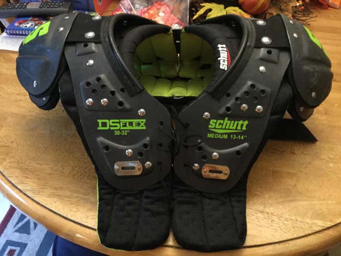Schutt medium youth shoulder pads