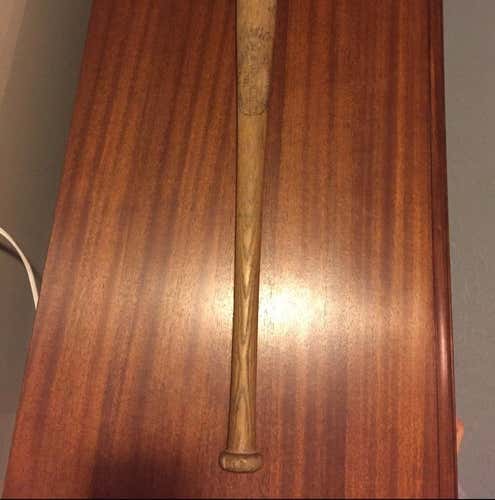 Antique Hillerich & Bradsby Louisville Slugger