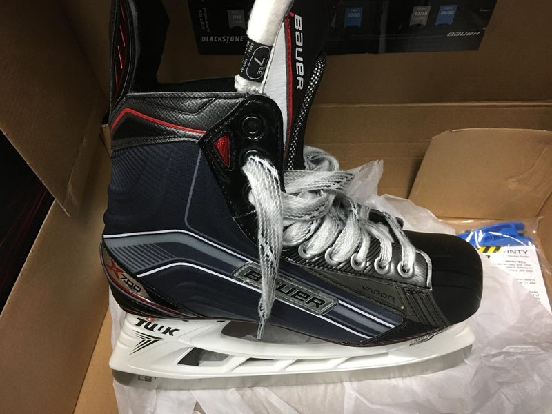 Bauer Vapor X700 Player Skates - Size 7.0EE Senior