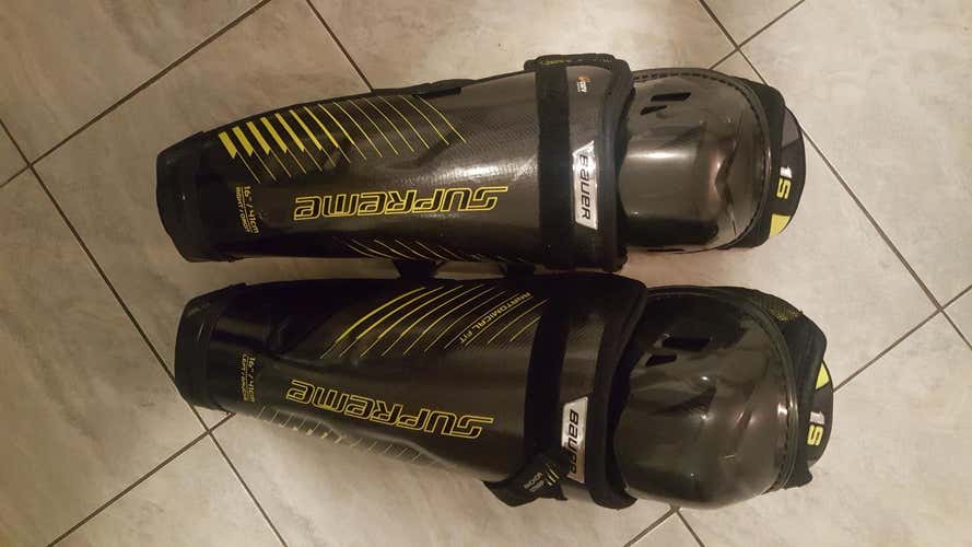 Brand new Bauer 1s shinguards, size 16"