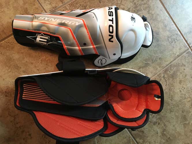 Easton EQ30 shin guards 16"