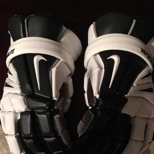 Nike Vapor Elite Gloves!!