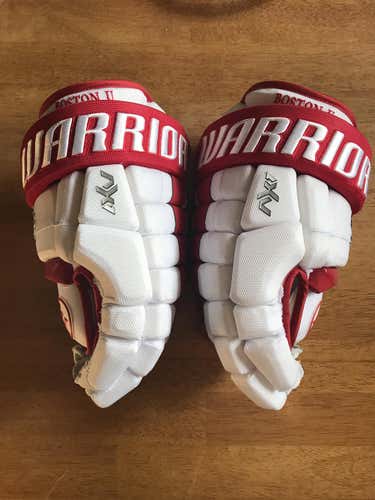 Warrior 14" AX1 Pro Gloves Boston University BU