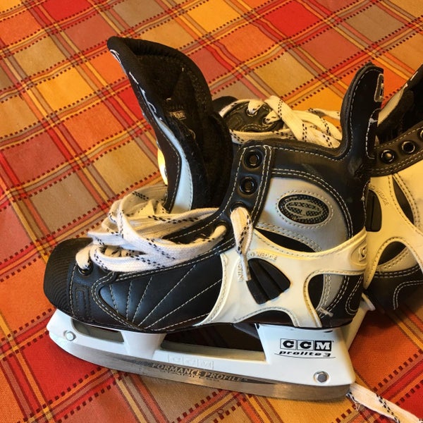 Tacks Skates