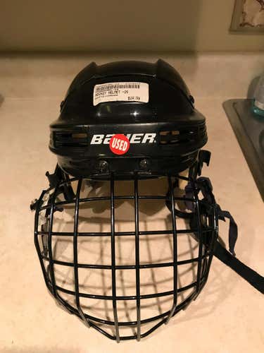 Bauer HH 4000S adjustable helmet fit sizes 6 3/4-7 7/8