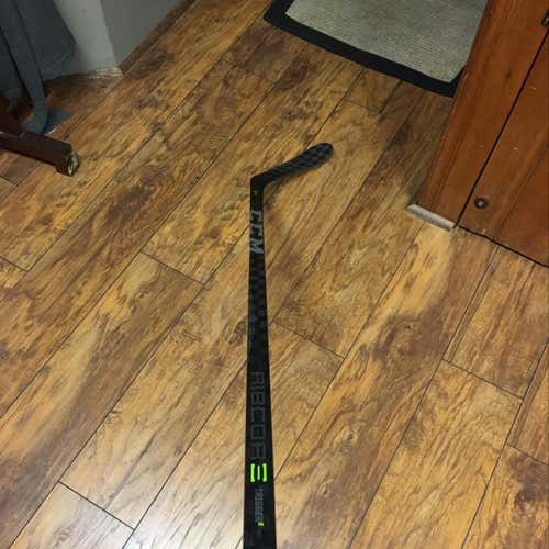 CCM RibCor TRIGGER 2 75 Flex P28 Righty Hockey Stick