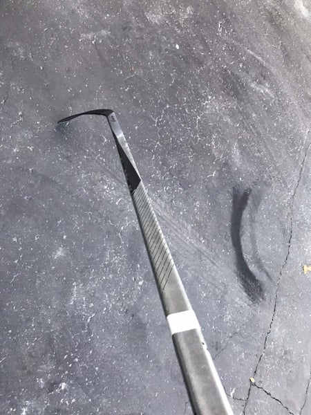 Easton Stealth V9E Chrome - RH - 85 flex - E3 (p92) curve - Grip Hockey Stick