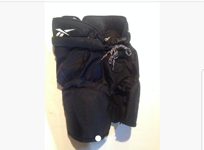 Reebok Black senior hockey pants (Med)
