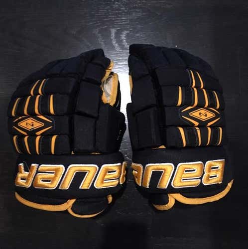 Bauer Nexus 800 Gloves