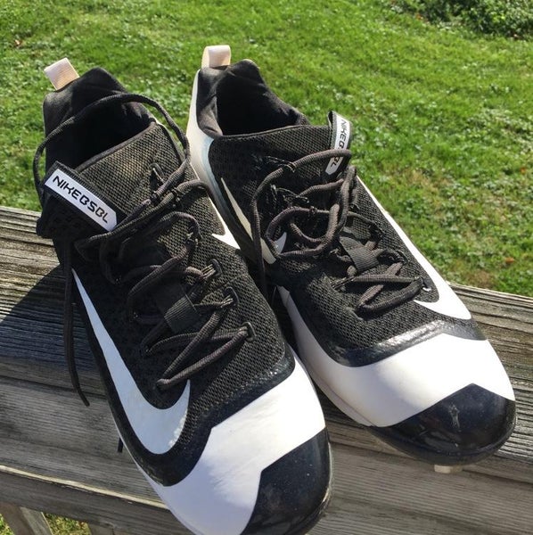 Nike Men’s Huarache 11.5 Baseball Cleats