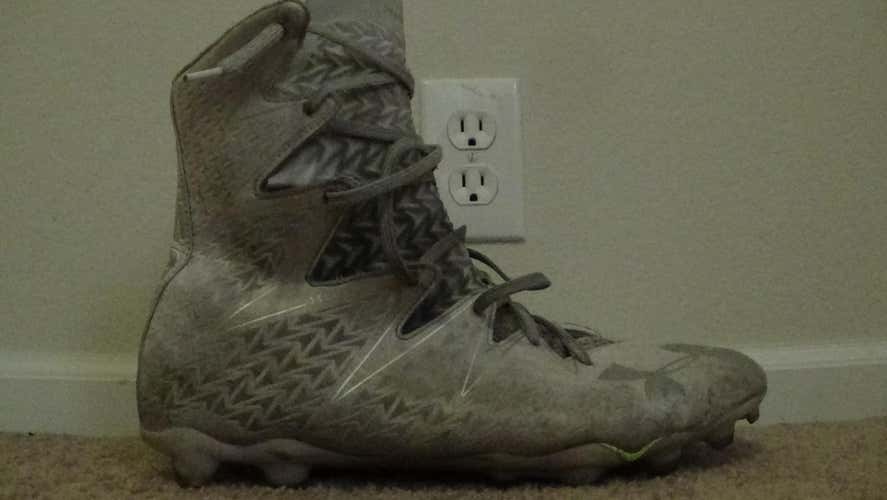Under Armour Highlight Cleats size 13