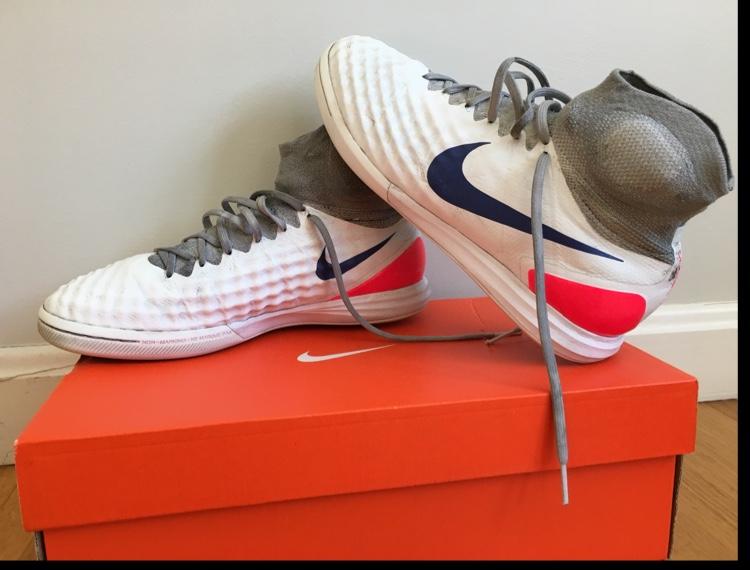 PRICE DROP - Nike Magistax Proximo II IC