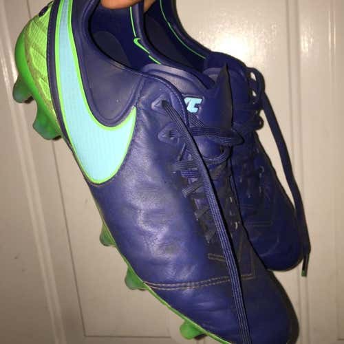 Nike Tiempo Legend 6 Size 9