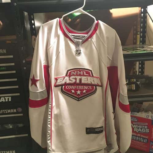 2007 NHL All-Star Jersey w/ Fighting Strap