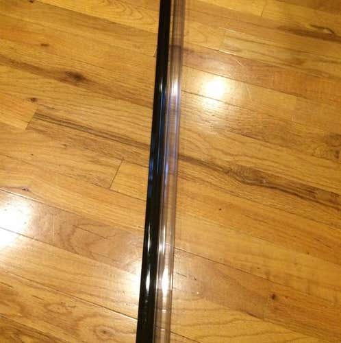 Black Or Clear Shaft Similar To Ghost Shaft