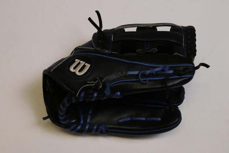 New - Wilson A2000 1799 Fielders - Pro Stock - 12.75 Baseball Glove