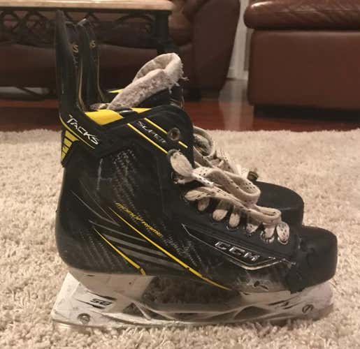 CCM Super Tack Skates size: 8