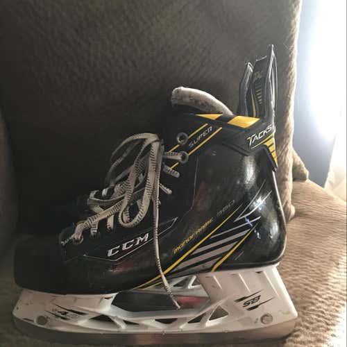 CCM SuperTacks Size 8D, Condition 8/10