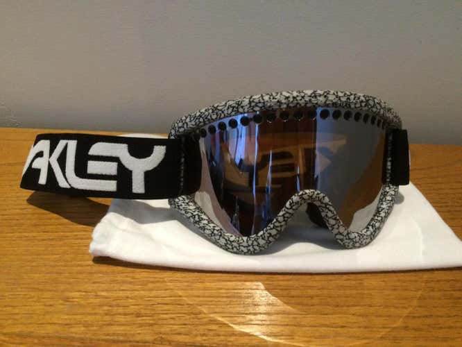 Oakley E-Frame Retro Logo BLOC
