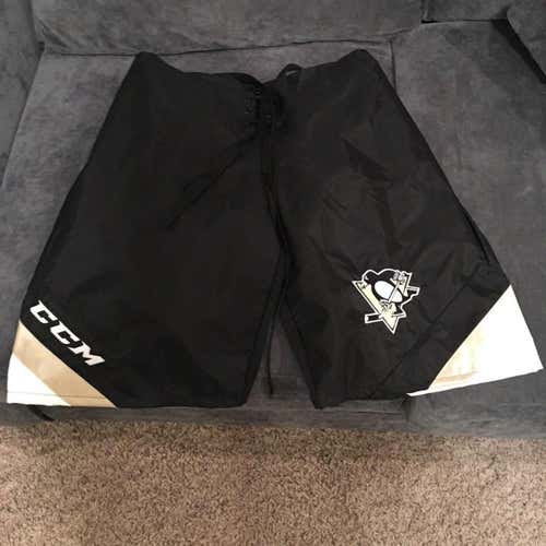 Pittsburgh Penguins 2014 Stadium Series Shell, Pro Stock CCM size large Brand New