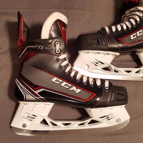 8 D -  CCM Jetspeed FT1 Skates - Like New Condition