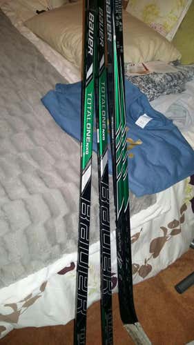 Bauer APX2 custom green