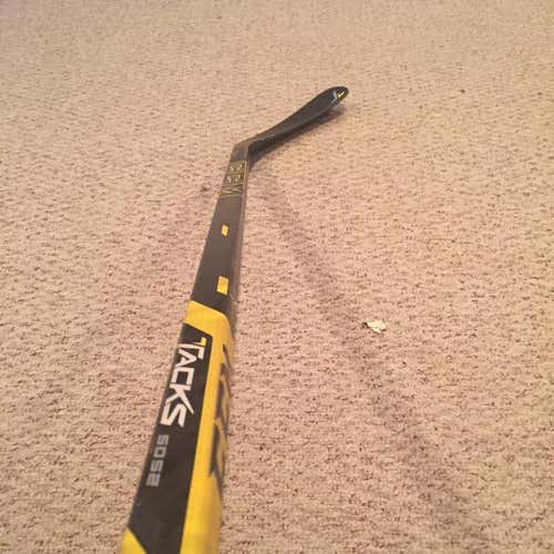 CCM Tacks 5052