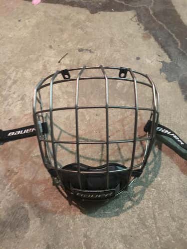 Bauer re akt cage