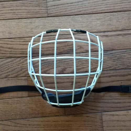CCM FM480 Medium White Cage