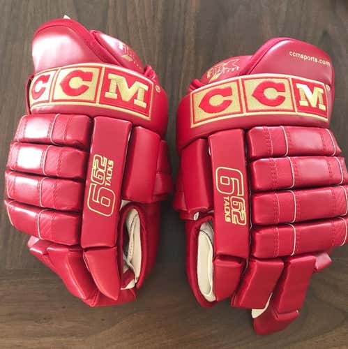 Rare CCM SUPER TACKS 652