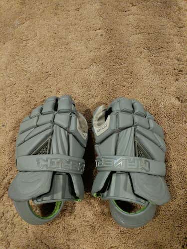 Maverik max gloves